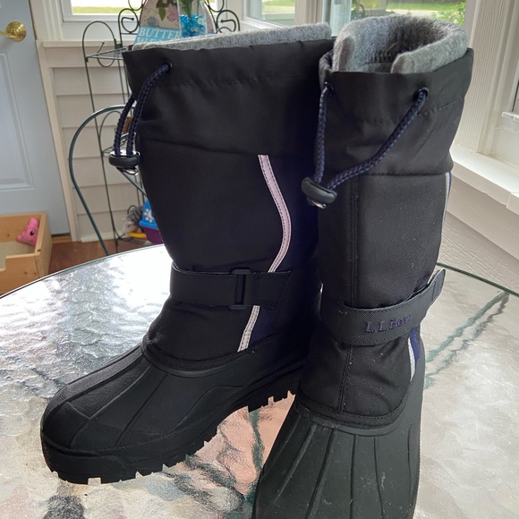 L. L. Bean Children s Snow Boots - Picture 2 of 4